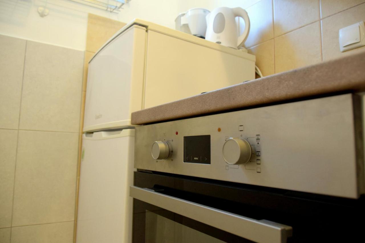 MiraMar Gardenn Apartmment Banjol Extérieur photo