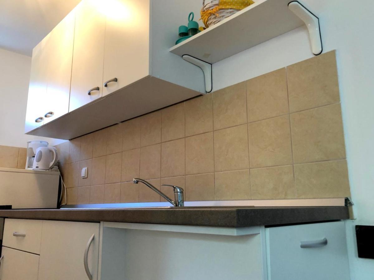 MiraMar Gardenn Apartmment Banjol Extérieur photo