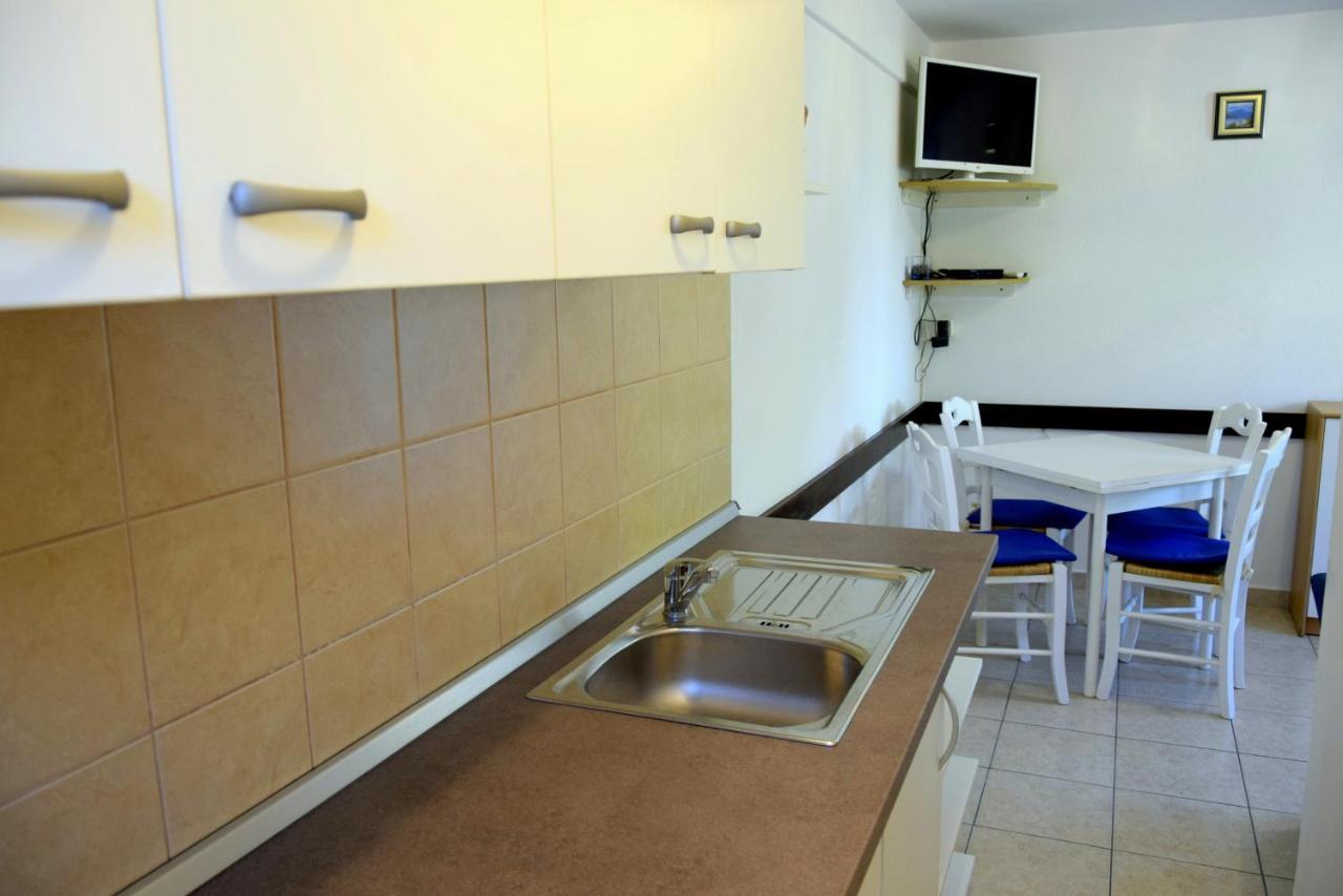 MiraMar Gardenn Apartmment Banjol Extérieur photo
