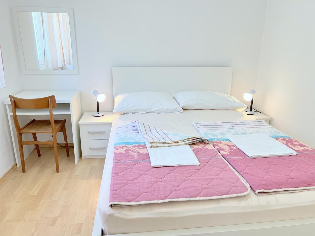 MiraMar Gardenn Apartmment Banjol Extérieur photo