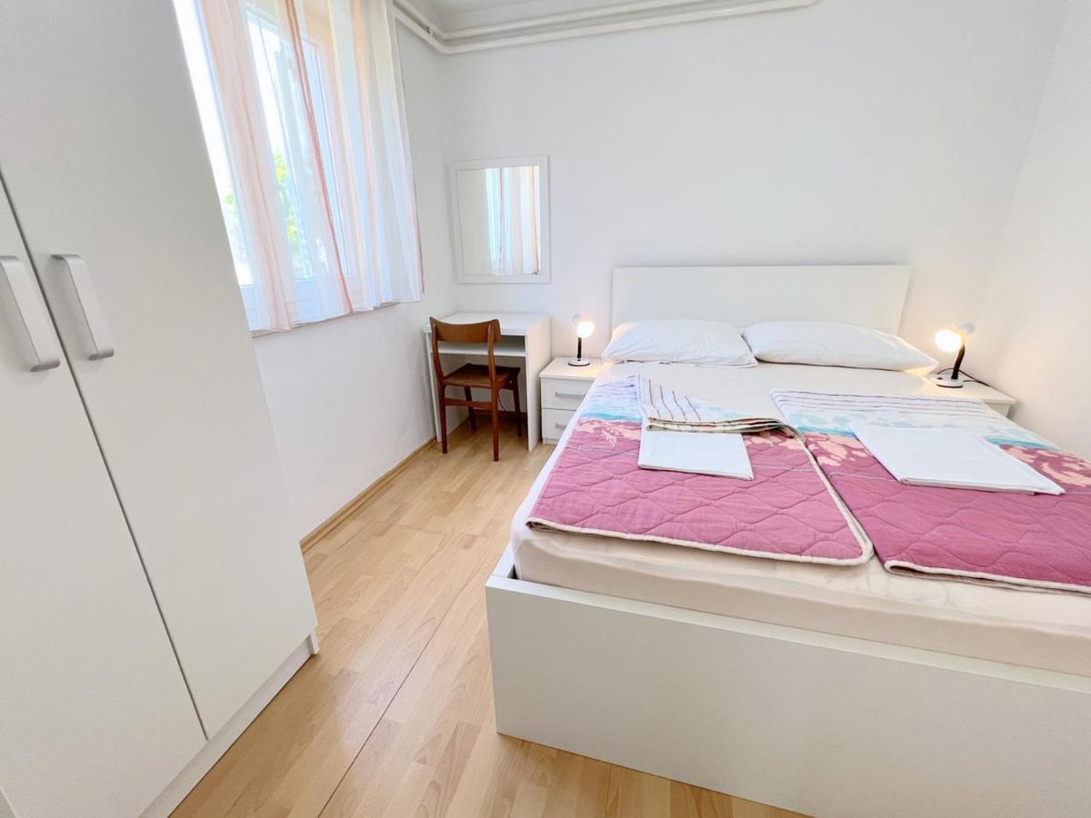 MiraMar Gardenn Apartmment Banjol Extérieur photo